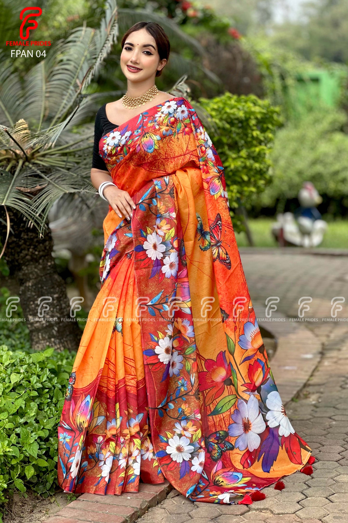 চমৎকার ডিজাইনের প্রিমিয়াম সফট সিল্ক শাড়ি-FPAN04