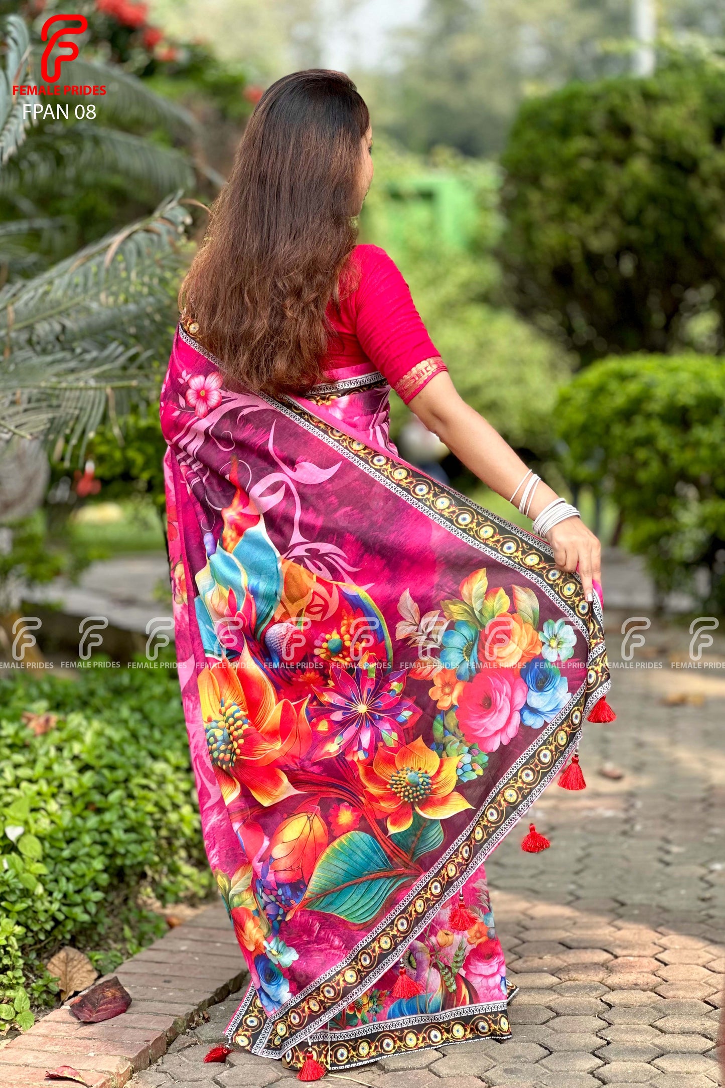 চমৎকার ডিজাইনের প্রিমিয়াম সফট সিল্ক শাড়ি-FPAN08