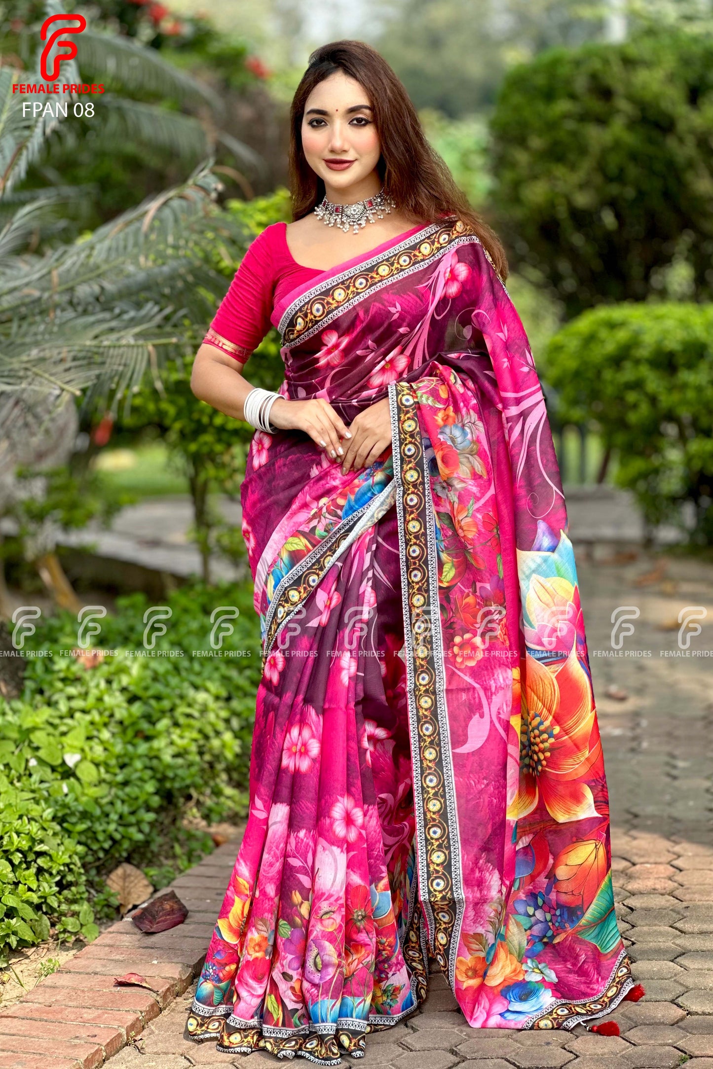 চমৎকার ডিজাইনের প্রিমিয়াম সফট সিল্ক শাড়ি-FPAN08