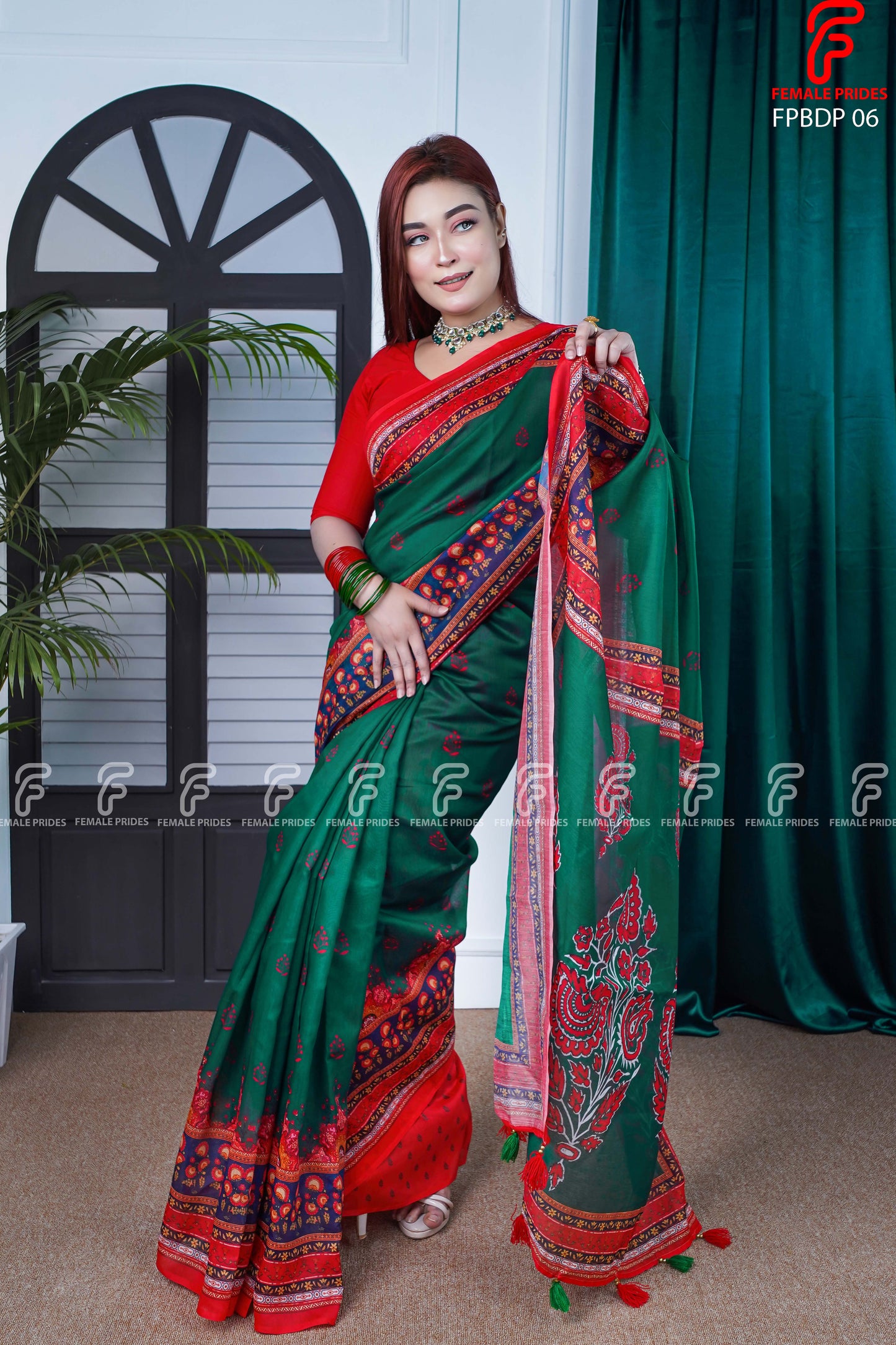 চমৎকার ডিজাইনের প্রিমিয়াম সফট সিল্ক শাড়ি-FPBDP06