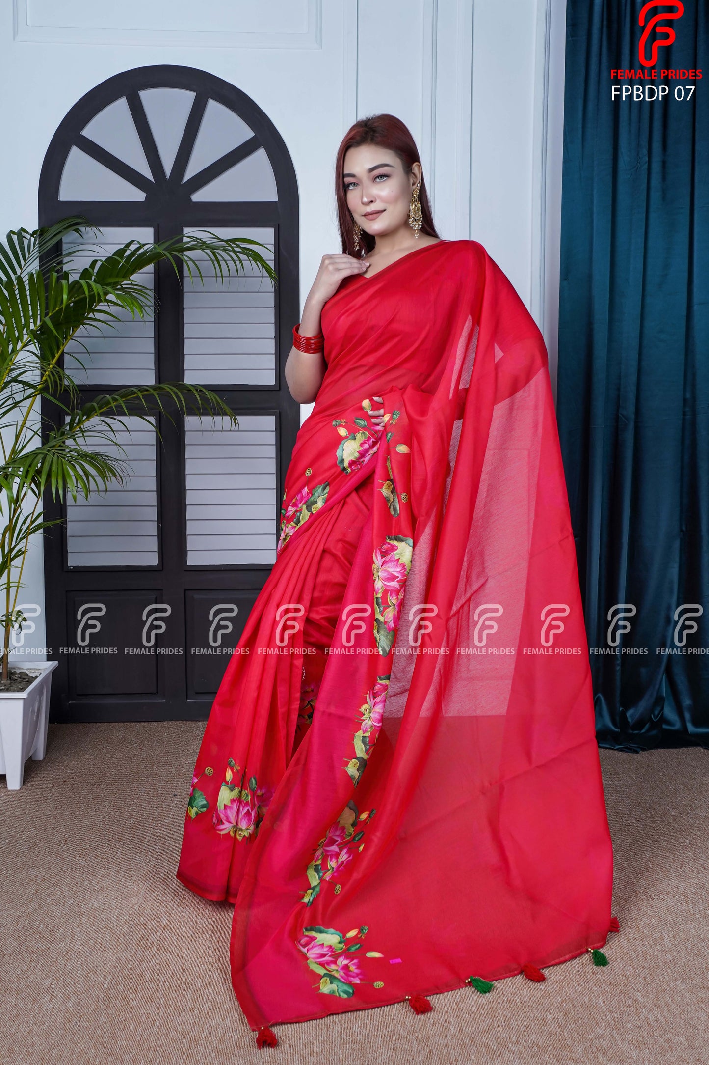চমৎকার ডিজাইনের প্রিমিয়াম সফট সিল্ক শাড়ি-FPBDP07