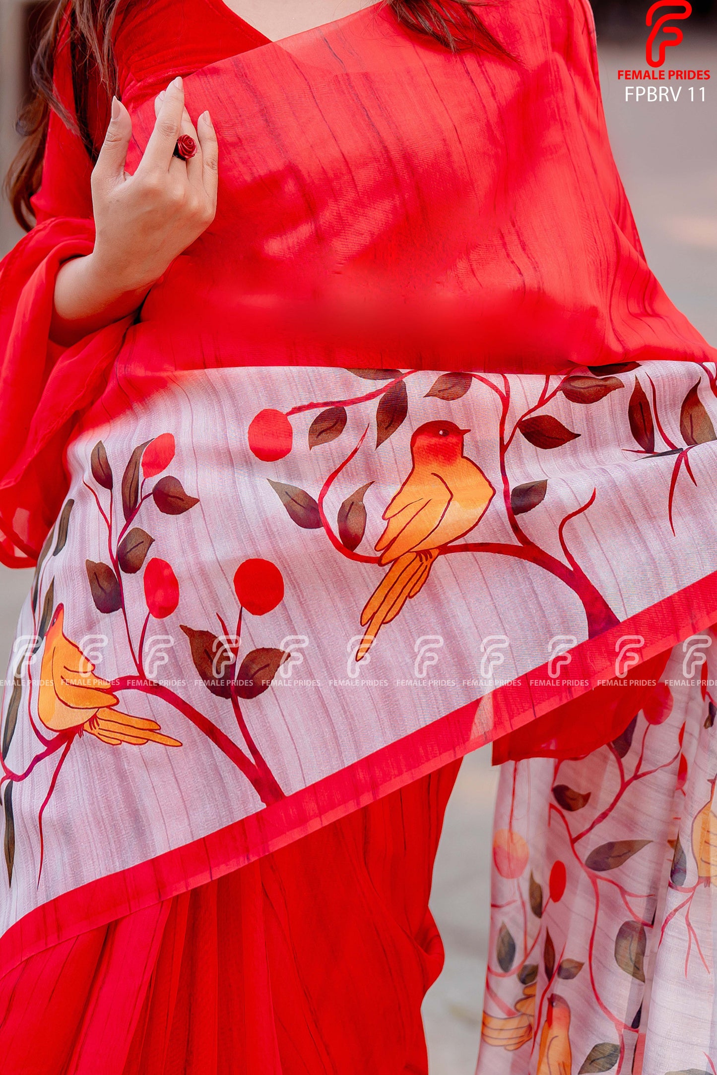 চমৎকার ডিজাইনের প্রিমিয়াম সফট সিল্ক শাড়ি-FPBRB11
